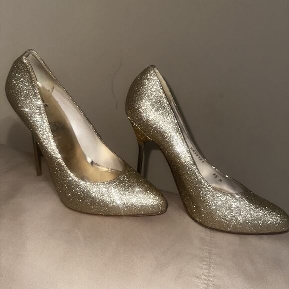 Stuart Weitzman Dagger Sabbia Gold Glitter Metal Stiletto Heels Pumps Size 8.5 - Picture 6 of 12